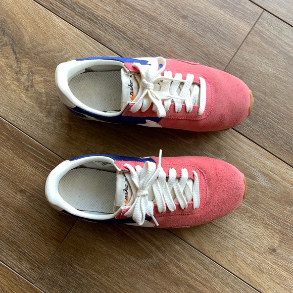 Nike Shoes - Suede color block trainer